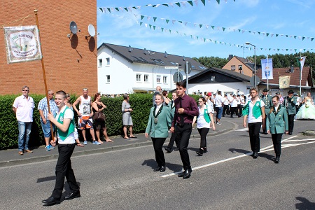 Schülerprinzessin Sabrina I. beim 74. Schützenfest in unserem Heimatort vom 9. August 2016