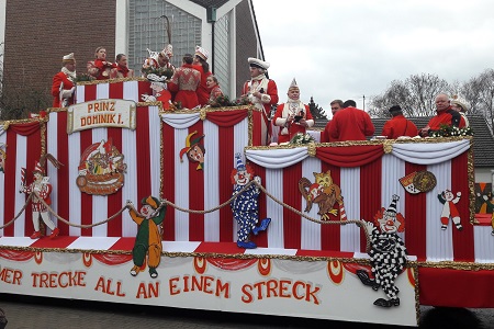 Rosenmontagszug des Festkomitee Worringer Karneval von 1886 e.V. am 27. Februar 2017