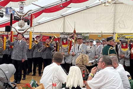 Festumzug mit Vorbeimarsch des 100. Schützen- und Heimatfestes der St. Hubertus-Schützenbruderschaft Dormagen-Horrem e.V. 1920 am 29. Mai 2022