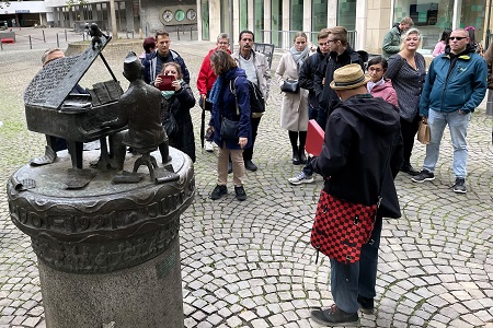 Zugabend zum achten Jahrestag unserer Gründung mit der Führung „Prinz, Kamelle un' Alaaf - der Kölsche Fastelovend“ sowie Essen im FRÜH am Dom samt Ermittlung der neuen Majestät unseres Spielmannszuges am 2. Oktober 2022