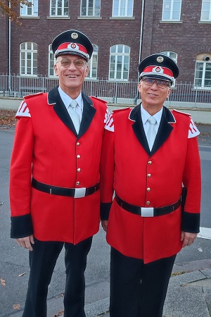 Großer Zapfenstreich zu Ehren von Raimund Helmes und Roland Helmes anlässlich ihrer Ernennung zum Ehrenvorstand unseres Spielmannszuges sowie offizielle Amtsübergabe an unseren Tambourmajor Alexander Helmes und unsere stellvertretende Tambourmajorin Virginia Steffens am 19. Oktober 2022