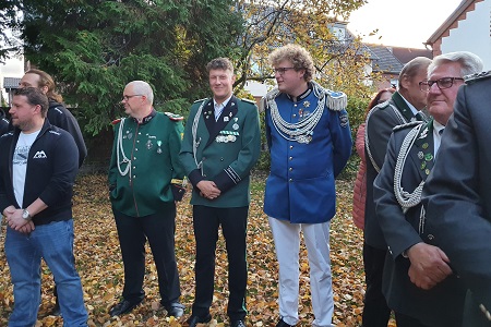 Großer Zapfenstreich zu Ehren von Raimund Helmes und Roland Helmes anlässlich ihrer Ernennung zum Ehrenvorstand unseres Spielmannszuges sowie offizielle Amtsübergabe an unseren Tambourmajor Alexander Helmes und unsere stellvertretende Tambourmajorin Virginia Steffens am 19. Oktober 2022