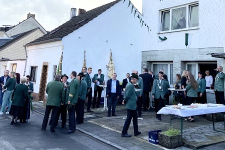 Abholen des Königs, Festzug und Großer Zapfenstreich des 151. Schützen- und Volksfestes der St. Hubertus Schützenbruderschaft Köln-Bocklemünd/Mengenich e.V. gegründet 1872 am 1. September 2023