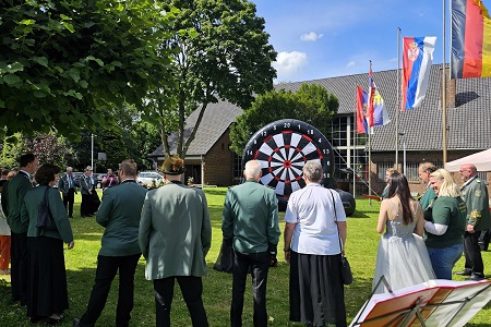 Großer Festzug und Platzkonzert des Schützenfestes der St. Hubertus Schützenbruderschaft Porz-Gremberghoven 1924 e.V. am 7. Juli 2024