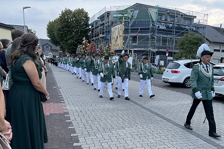 Im Hofstaat des Schützenkönigs 2024/25 SM Stephan II. Gödderz am 20. August 2024