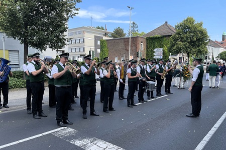 Großer Festumzug und Königsparade des Schützenfestes des Bürgerschützenvereins 1849 Grevenbroich e.V. am 1. September 2024