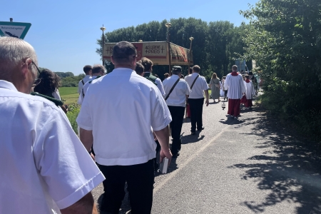 Fronleichnamsfest der katholischen Kirchengemeinde St. Pankratius Am Worringer Bruch in Köln-Rheinkassel/Langel am 19. Juni 2025